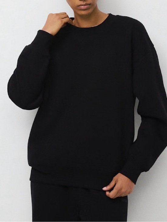 Aritzia Sweaters - Aritzia Black Crewneck Sweater - Mega Fit